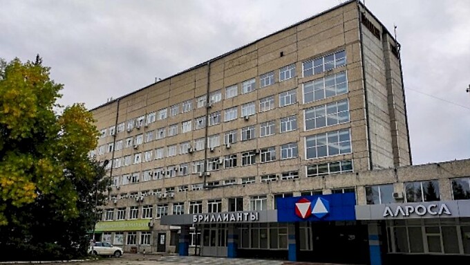 Здание завода "Кристалл" в Барнауле. Фото: 2gis.ru