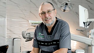 Главный врач, хирург-имплантолог Международного центра имплантологии iDent Михаил Тодер / Фото: iDent