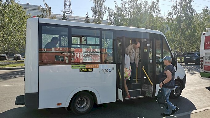 Маршрутка № 144/ Фото: amic.ru