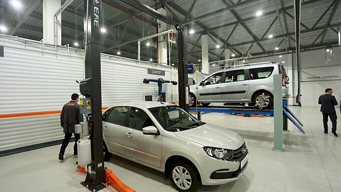 Дилерский центр LADA в Барнауле / Фото: Екатерина Смолихина