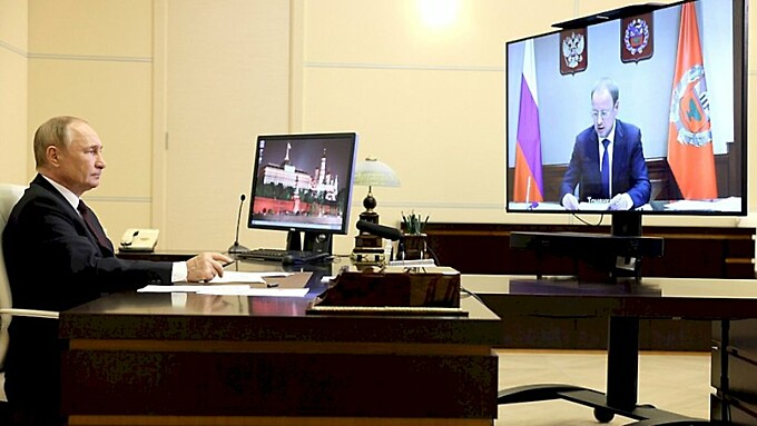 Разговор Владимира Путина с губернатором Виктором Томенко / Фото: kremlin.ru