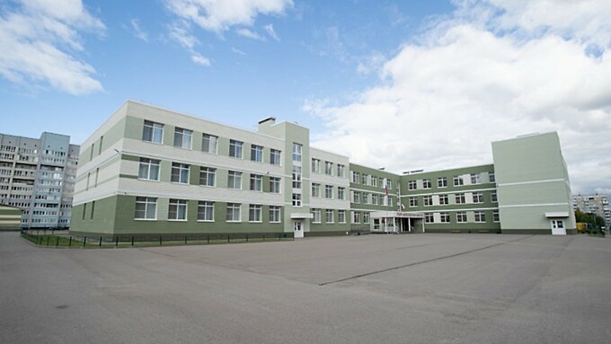 Школа на ул. Сиреневой, 16 / Фото: завод "Нова" / nova-lkm.ru
