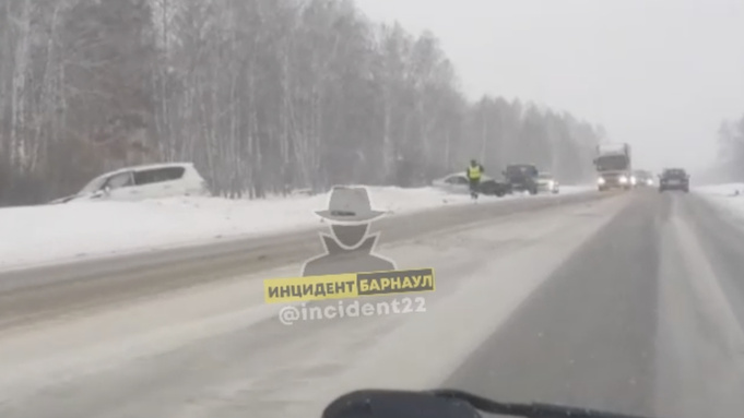 Кадр из видео: "Инцидент Барнаул"
