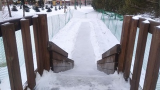 Горка в баранульском парке 