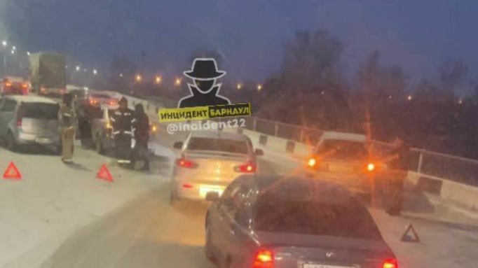Фото: "Инцидент Барнаул"