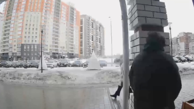 Кадр из видео: "Дружный район Барнаул"