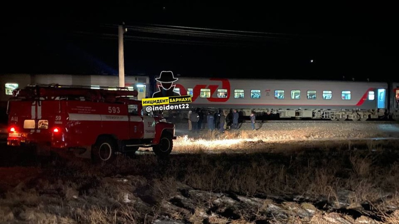 Инцидент алтайское. Железнодорожная авария. Поезд фото.