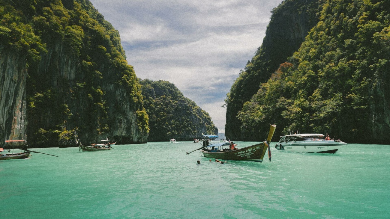 Тайланд в июле стоит ли. Вьетнам туризм. Тайланд отдых. Вьетнам пляж. Оман и Тайланд.