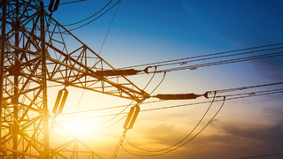 Электроэнергия. Электрические сети / Фото: freepik.com
