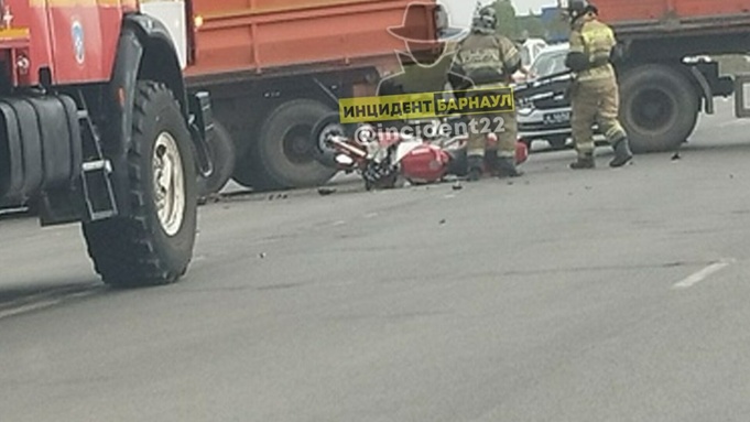 Фото: "Инцидент Барнаул"