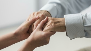 Пенсионер. Уход  / Фото: Freepik