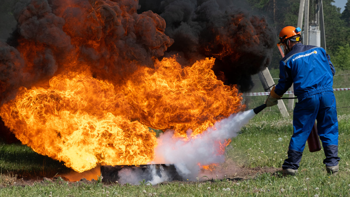 Соревнования электромонтеров в Зудилово / Фото: пресс-служба АО "СК Алтайкрайэнерго"