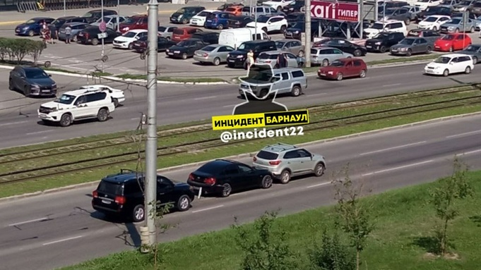 Фото: "Инцидент Барнаул"
