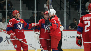 Матч легенд российского хоккея в Барнауле/ Фото: Лина Богомолова
