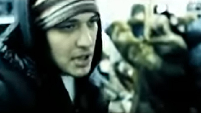 Кадр из видеоклипа