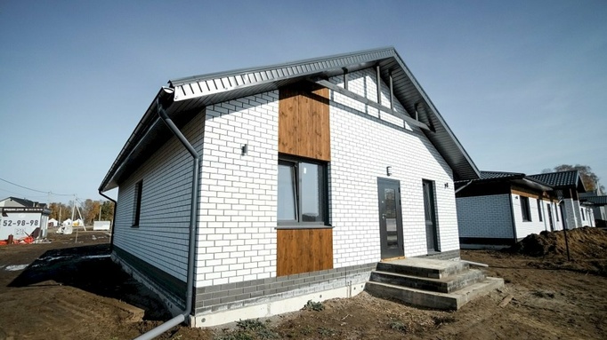 Дом от компании "Два этажа" в микрорайоне "Палитра" / Фото предоставлено компанией