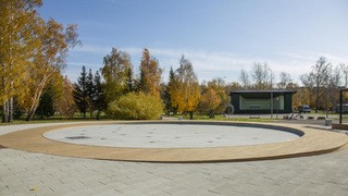 Отремонтированный фонтан в парке 