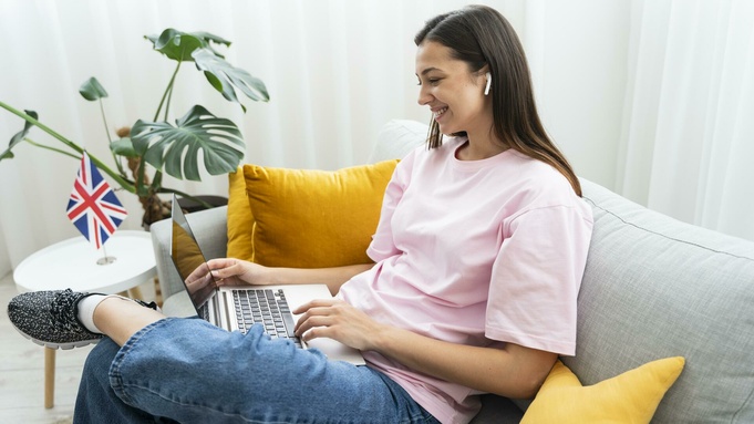 Изучение английского языка онлайн / Фото: freepik.com