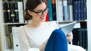 Чтение / Фото: nensuria / freepik.com