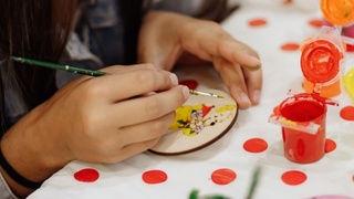 Роспись игрушек / Фото: ТРЦ "Европа"