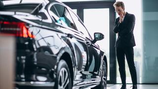 Выбор авто / Фото: senivpetro / freepik.com