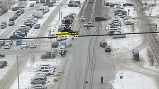 В Барнауле перекрыли участок дороги / Фото: "Инцидент Барнаул"
