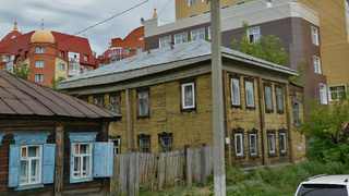 109-летний аварийный дом на Пролетарской, 78, в Барнауле / Фото: yandex.ru
