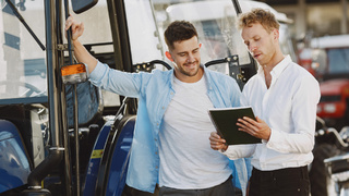 Спецтехника. Договор / Фото: prostooleh / freepik.com