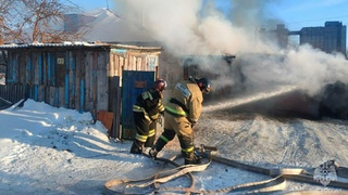 Пожар в Поспелихе / Фото: МЧС Алтайского края