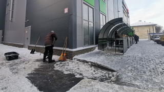 Уборка снега / Фото: мэрия Барнаула