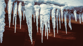 Большие сосульки / Фото: unsplash.com