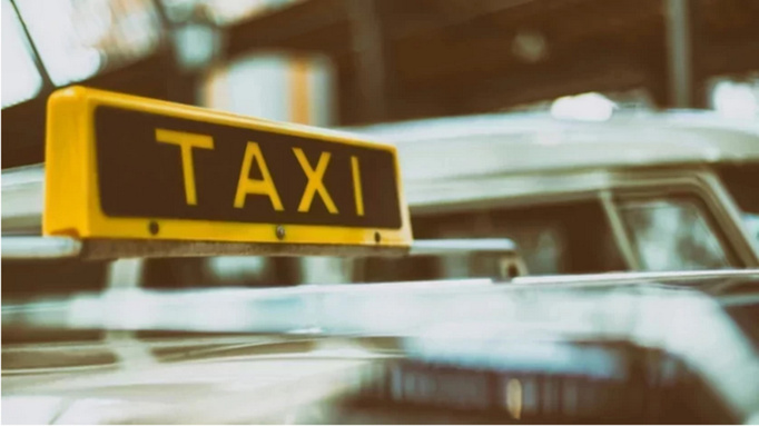 Автомобиль такси / Фото: unsplash.com