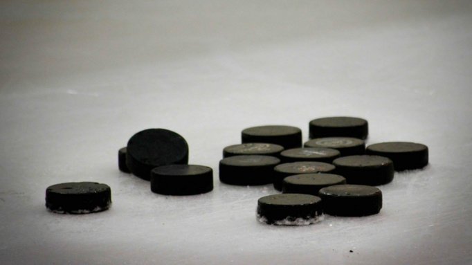 Хоккейные шайбы / Фото: pxhere.com