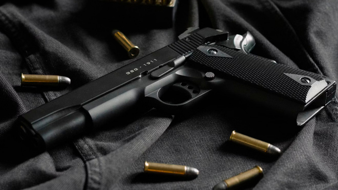 Черный пистолет / Фото: unsplash.com