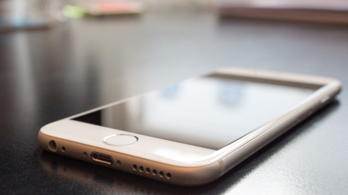 iPhone / Фото: pxhere.com/ru/photo/774913