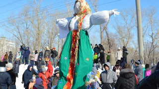 Масленичное чучело / Фото: barnaul.org