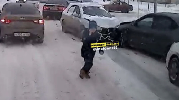 7-летний угонщик / Кадр: "Инцидент Барнаул"