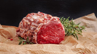 Кусок мяса / Фото: unsplash.com  
