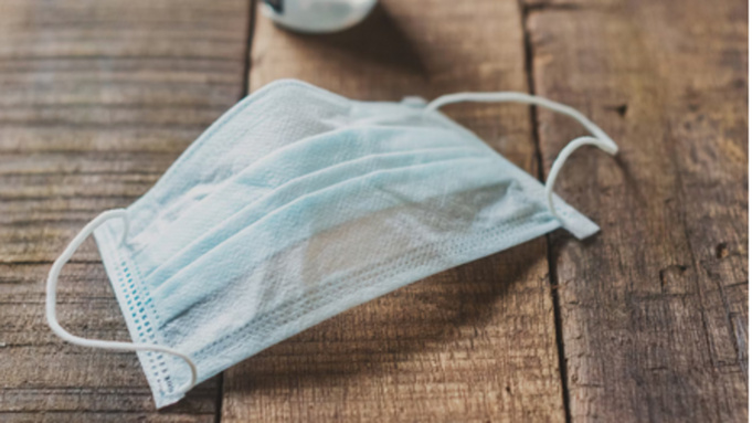 Медицинская маска / Фото: unsplash.com
