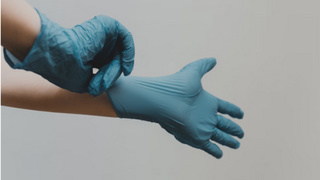 Медицинские перчатки / Фото: unsplash.com