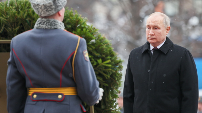  Возложение цветов к Могиле Неизвестного Солдата в День защитника Отечества / Фото: Сергей Савостьяно / ТАСС
