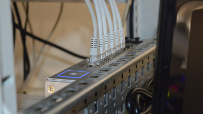 Интернет-кабели / Фото: unsplash.com