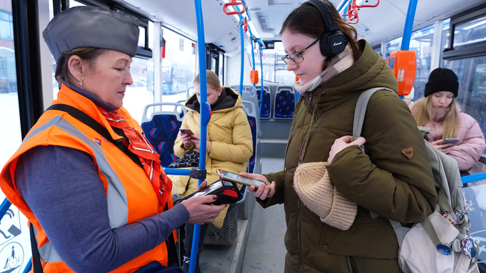 Бесконтактная оплата проезда / Фото: пресс-служба платежной системы "Мир"