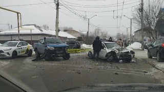 ДТП на улице Матросова / Фото: "Инцидент Барнаул"