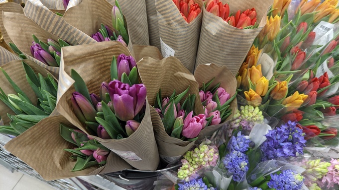 Букеты тюльпанов в магазинах / Фото: amic.ru