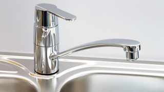 Кухонный смеситель / Фото: pxhere.com