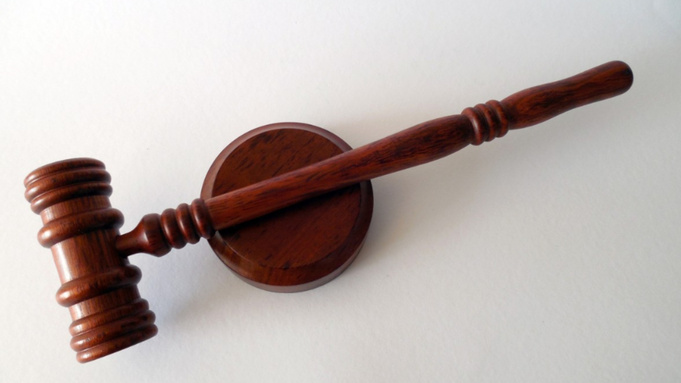 Молоток судьи / Фото: pxhere.com  