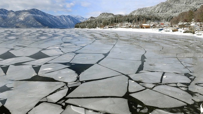 Телецкое озеро / Фото: Александр Лотов / Алтайский биосферный заповедник