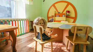 Кукла в детском саду / Фото: amic.ru 