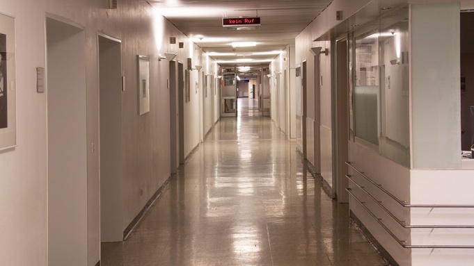 Больничный коридор / Фото: pxhere.com